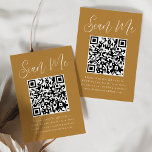 Tarjeta De Recepción Simple Script Ochre QR Boda de código RSVP<br><div class="desc">Facilite a los huéspedes la confirmación de su boda o evento con estas tarjetas RSVP nupciales modernas con código QR. Las elegantes tarjetas del recinto de la boda muestran "Scan Me" en un capricho blanco con un fondo ocre. Personalice la tarjeta con su fecha RSVP, su sitio web de bodas...</div>