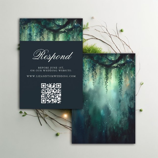Tarjeta De Recepción Sitio web QR Código Encantado Boda Jardín RSVP (enchanted forest wedding rsvp qr code website magical garden fairy lights hanging vines greenery)