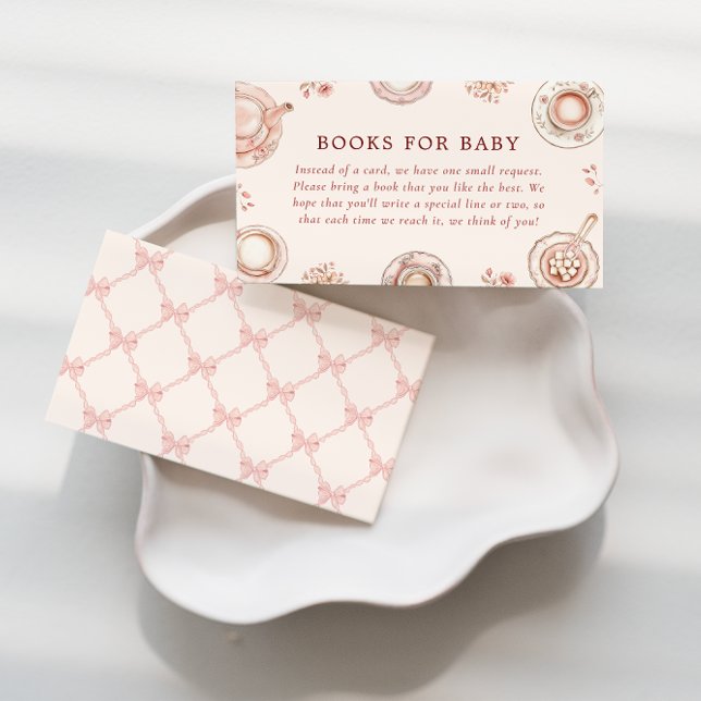 Tarjeta De Recepción Un bebé está preparando libros para Fiestas de té  (Subido por el creador)