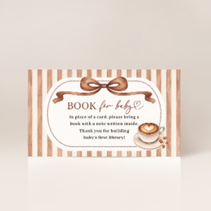 Tarjeta De Recepción Un bebé está preparando un libro de café para bebé