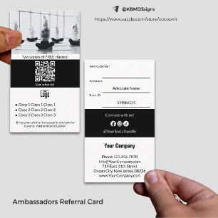 Tarjeta De Recomendación Convertir clientes leales en defensores en blanco