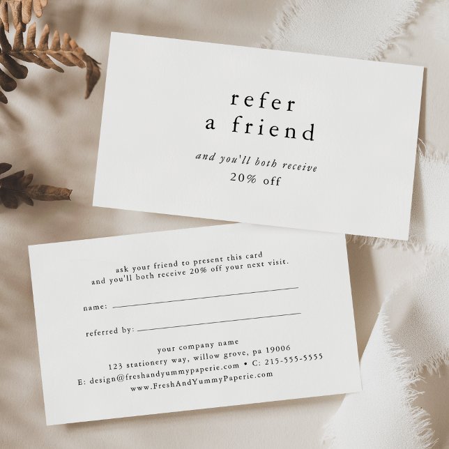 Tarjeta De Recomendación EMELIA Blanco negro moderno se refiere a descuento (EMELIA Modern Black White Refer a Friend Discount Referral Card)