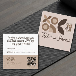 Tarjeta De Recomendación Estudio de Yoga del Patrón Beige-Brown moderno
