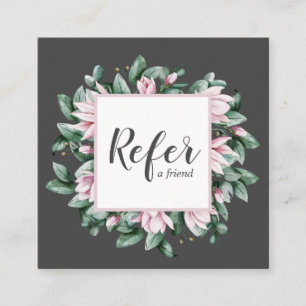 Tarjeta De Recomendación Magnolia y Eucalipto marco floral gris oscuro