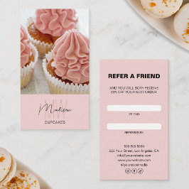 Tarjeta de referencia comercial con logotipo de mo