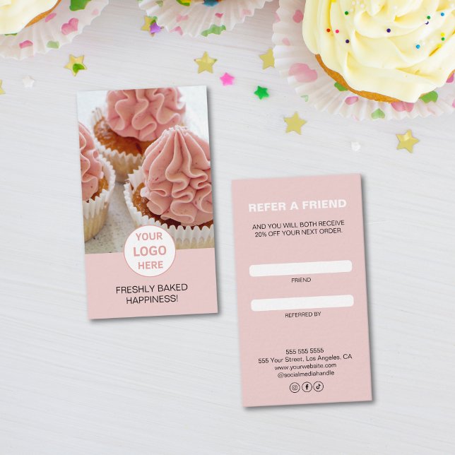 Tarjeta de referencia comercial con logotipo de Pe (Bakery Custom Logo Business Referral Card)