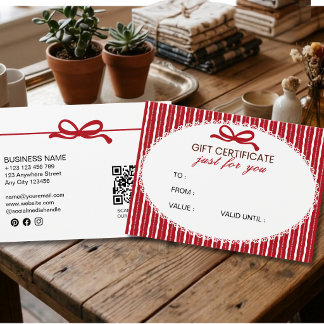 Tarjeta de regalo clásica roja y blanca para negoc