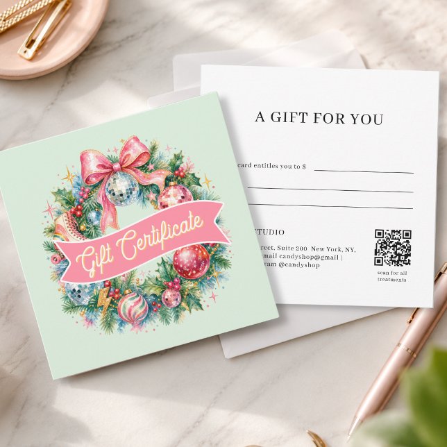 Tarjeta de regalo con código QR de corona navideña (Retro Disco Christmas Wreath QR Code Green Gift Certificate)