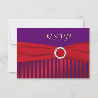 Tarjeta de respuesta a rayas moradas y rojas