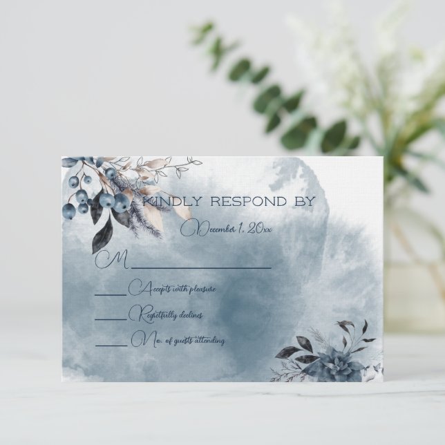 Tarjeta de respuesta Boda de Blue Winterberries (Anverso de pie)