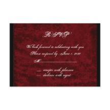 Tarjeta de respuesta con ángel gótico sobre tercio