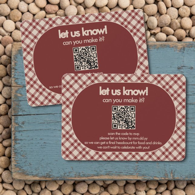 Tarjeta de Respuesta de Boda con Código QR de Cuad (QR Code RSVP from the Rustic Red Plaid Western Wedding Suite by Darling & May)