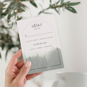 Tarjeta de respuesta de boda en bosque de montaña