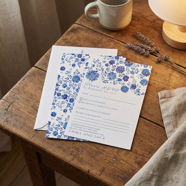 Tarjeta de respuesta de confirmación de boda estil (Blue Floral Toile style Wedding RSVP response Card)
