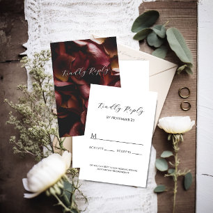 Tarjeta de Respuesta de Rosa Romántica Burgundy El