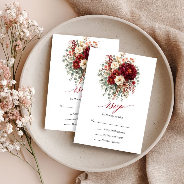 Tarjeta de respuesta floral de otoño borgoña boho (Fall Burgundy Floral Boho Greenery RSVP Invite

)