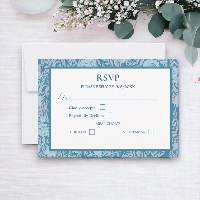 Tarjeta de respuesta floral elegante azul suave y  (Have your guests respond to you with this elegant RSVP enclosure card.)