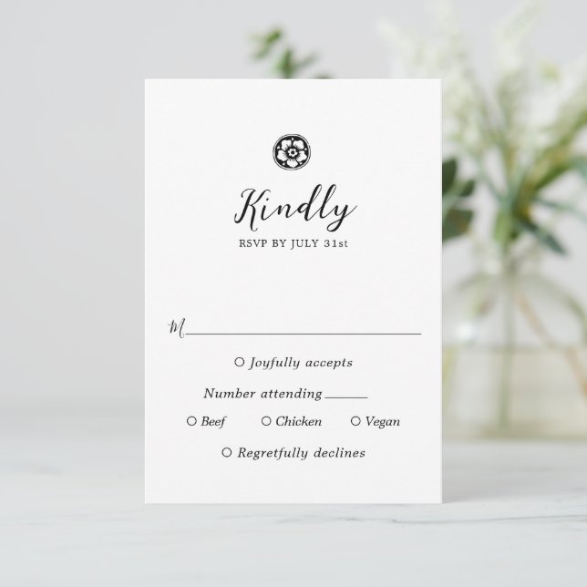 Tarjeta de respuesta RSVP de color blanco y negro (Anverso de pie)