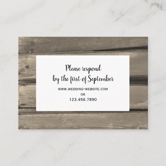 Tarjeta de respuesta RSVP de Country Barn Wood Wed (Anverso)