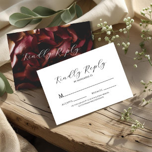 Tarjeta de respuesta RSVP de Rosa Romántica Burgun