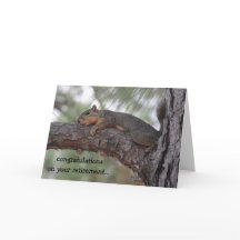 Tarjeta de retiro divertida, ardilla de reposo