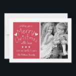 TARJETA DE SALUD DE FESTIVIDAD DE FOTO DULCE | ROJ<br><div class="desc">FESTIVAL DE FOTO DE DULCE HEARTS GREETING FLAT CARD IN RED. ELKE CLARKE© LE DESEA UNA FELIZ NAVIDAD CON AMOR DE NUESTRA FAMILIA A LA TUYA. AGREGAR SUS FOTOS AL FRENTE Y AL FONDO DE LA TARJETA JUNTO CON SU MENSAJE PERSONALIZADO DE VACACIONES. PARA OTROS COLORES, CONTACTE CON EL DISEÑADOR...</div>