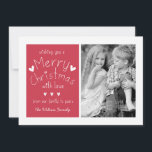 TARJETA DE SALUD DE FESTIVIDAD DE FOTO DULCE | ROJ<br><div class="desc">FESTIVAL DE FOTO DE DULCE HEARTS GREETING FLAT CARD IN RED. ELKE CLARKE© LE DESEA UNA FELIZ NAVIDAD CON AMOR DE NUESTRA FAMILIA A LA TUYA. AGREGAR SUS FOTOS AL FRENTE Y AL FONDO DE LA TARJETA JUNTO CON SU MENSAJE PERSONALIZADO DE VACACIONES. PARA OTROS COLORES, CONTACTE CON EL DISEÑADOR...</div>