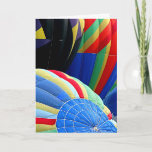 Tarjeta de saludo de globos coloridos