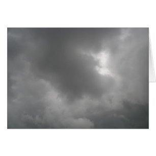 Tarjeta de saludo de las nubes de tormenta