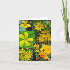 Tarjeta de saludo doblada con collage de flores si