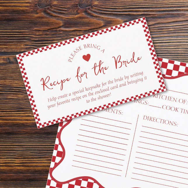 Tarjeta de solicitud de receta para la ducha nupci (Invite guests to share their favorite recipes with this adorable, red-checkered bridal shower card.)
