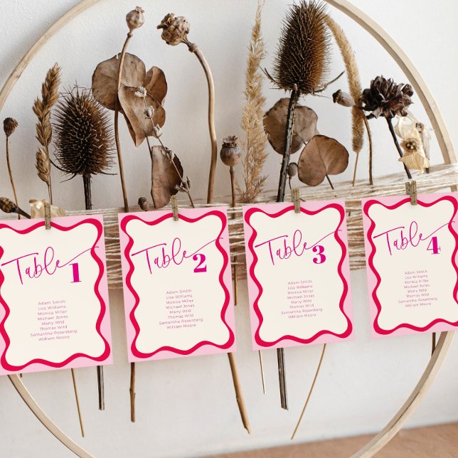 Tarjeta de tabla de nombres de asiento de borde on (Hot pink wavy border table numbers with names as seating chart cards)