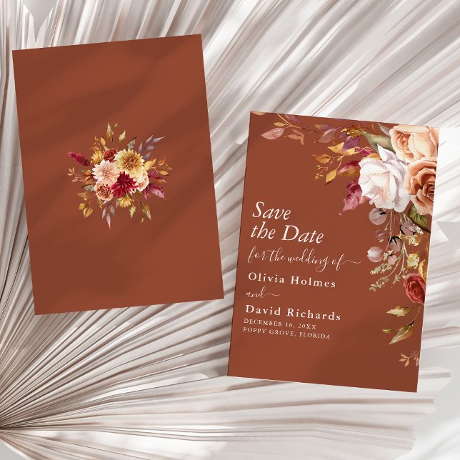 Tarjeta de Terracota Boho para Guardar la Fecha de (Boho Terracotta Burnt Orange Floral Wedding Save The Date on a sunny neutral dry palm leaf.)