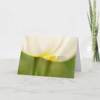 Tarjeta de tulipanes blancos de cumpleaños feliz