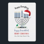Tarjeta de vacaciones de Menorah y sombrero de San<br><div class="desc">Una tarjeta de vacaciones de Hanukkah-Navidad que presenta una menorá y el sombrero de Santa. Perfecta para el público de la "Temporada de Vacaciones".Diseñado por Rawpixel.com ().Diseñado por Freepik ().Diseñado por Freepik (). La tarjeta es fácil de personalizar con su texto, fuente y color de fuente.No es exactamente lo que...</div>