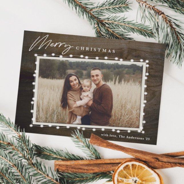 Tarjeta de vacaciones de Navidad con luces rústica (Rustic christmas lights photo holiday card.)