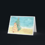 Tarjeta de vacaciones de Snowman en playa de felic<br><div class="desc">Aquí hay una tarjeta linda para enviar "cálidos deseos" a tu familia y amigos durante las vacaciones. Tiene un lindo muñeco de nieve (hecho de arena) en la playa con un árbol de Navidad coronado por una estrella de mar detrás de él. Muy lindo para una tarjeta de "saludo de...</div>