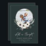 Tarjeta de vacaciones de Wreath de Winter Floral H<br><div class="desc">Todo es script de firma brillante. Acuarela de invierno rústica floral blanca,  ramas de pino y pinecones,  marco fotográfico de aro. Coordinando los antecedentes rústicos de color verde del bosque.</div>