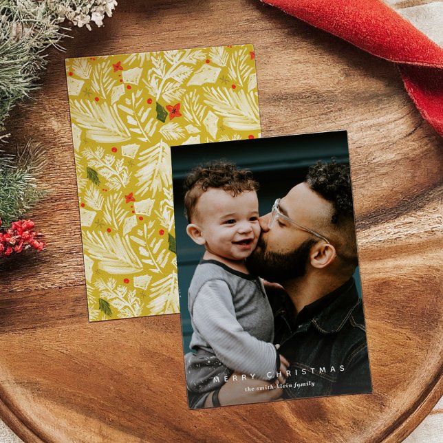 Tarjeta de vacaciones fotográfica vertical amarill (Chartreuse Yellow Festive Botanical Vertical Photo Holiday Card)