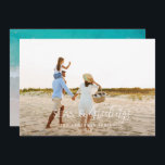 Tarjeta de vacaciones para un mínimo moderno de 1<br><div class="desc">diseño elegante de tarjetas de navidades con una combinación de diseño de letra negrita y guión,  espacio para la foto elegida delante con gráficos de playa y mar al revés</div>