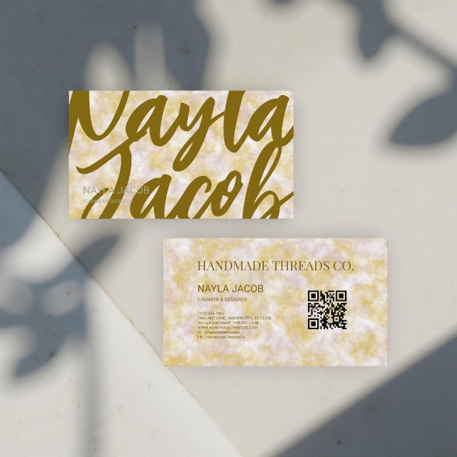 Tarjeta De Visita Acuarela Púrpura y Ropa Verde Hecha a Mano (Subido por el creador)