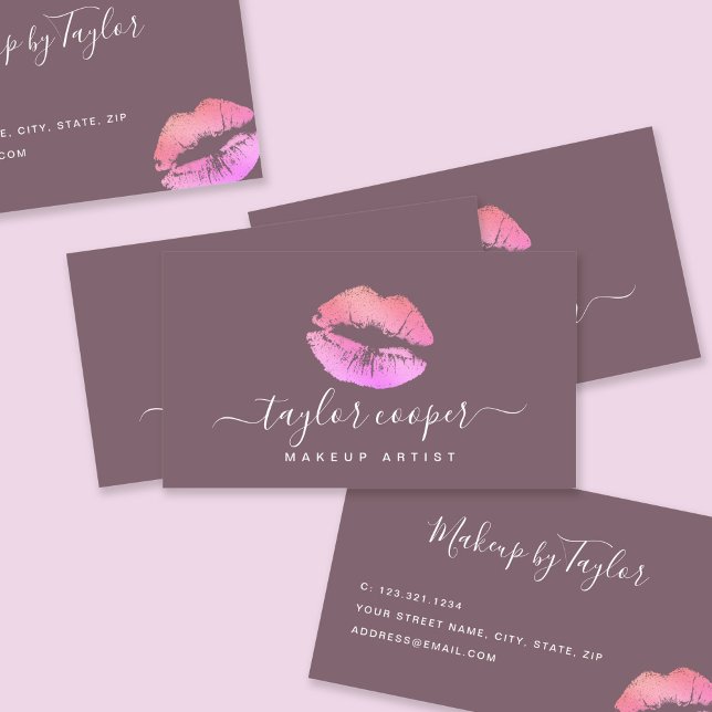 Tarjeta De Visita Artista moderno de maquillaje de labios púrpura y  (Subido por el creador)
