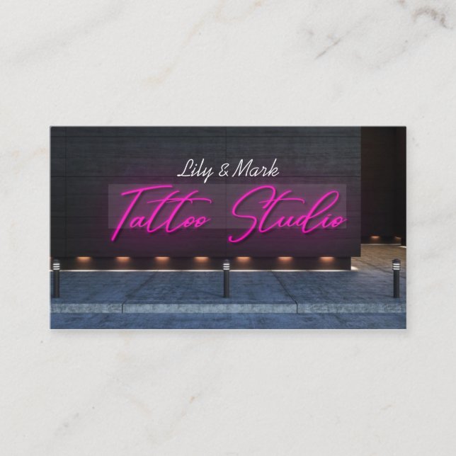 Tarjeta De Visita Artista moderno de tatuajes de neón rosa y humo (Anverso)
