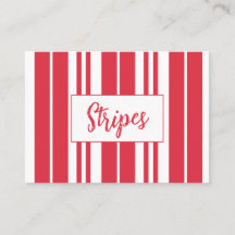 Bandas rojas blancas en la costa