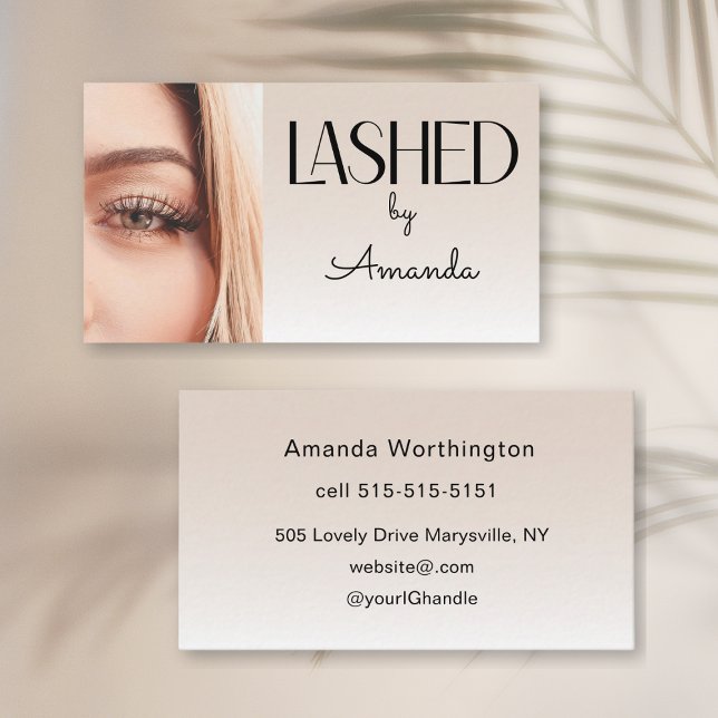 Tarjeta De Visita Beige Blush Lashed Minimalist Script Photo  (Subido por el creador)