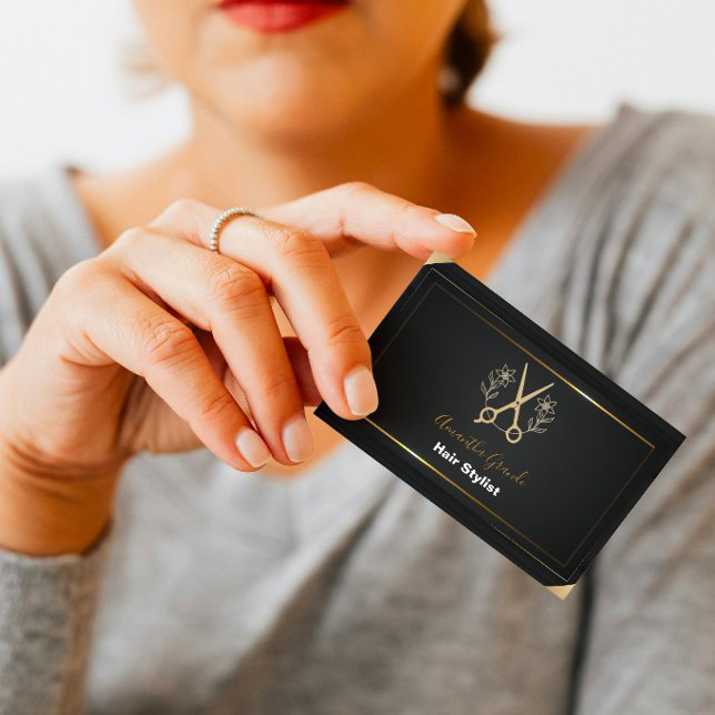 Tarjeta De Visita Black and Gold Minimalist Stylist Hair Salon (Subido por el creador)