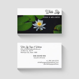 Tarjeta de visita blanca Lily Yoga & Wellness