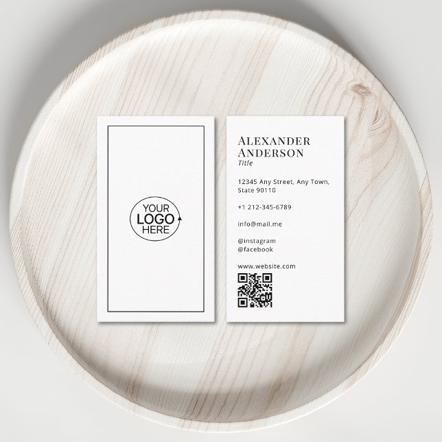 Tarjeta De Visita Blanco y negro mínimo Añadir el código QR de su lo (Minimal Black and White Add Your Logo QR Code Business Card)