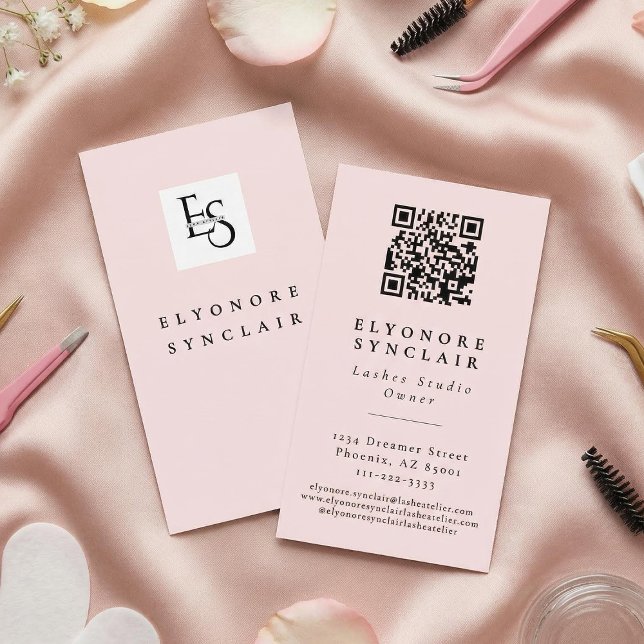 Tarjeta De Visita Blush Pink Script Logo QR Code Lashes  (Subido por el creador)