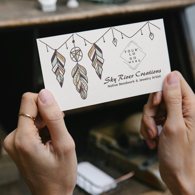 Tarjeta De Visita Boho americano nativo Feather Artisans Craftspeopl (native american Boho tribal feather and dreamcatcher design, Native-inspired artisan pattern Ethnic )